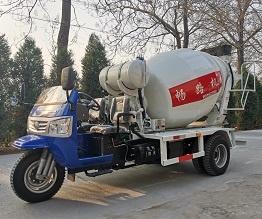 小型水泥攪拌車的型號(hào)及價(jià)錢(qián)——暢路機(jī)械專注生產(chǎn)混凝土攪拌車 質(zhì)優(yōu)價(jià)低