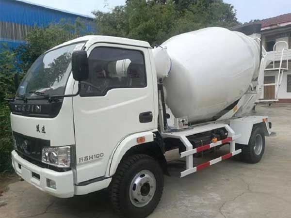 老司機(jī)告訴你開(kāi)攪拌車(chē)需要注意的問(wèn)題